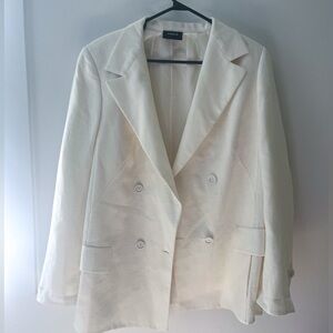 | AKRIS white linen blazer |